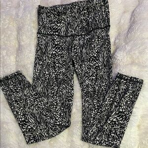Old Navy Black and White High-Rise Leggings